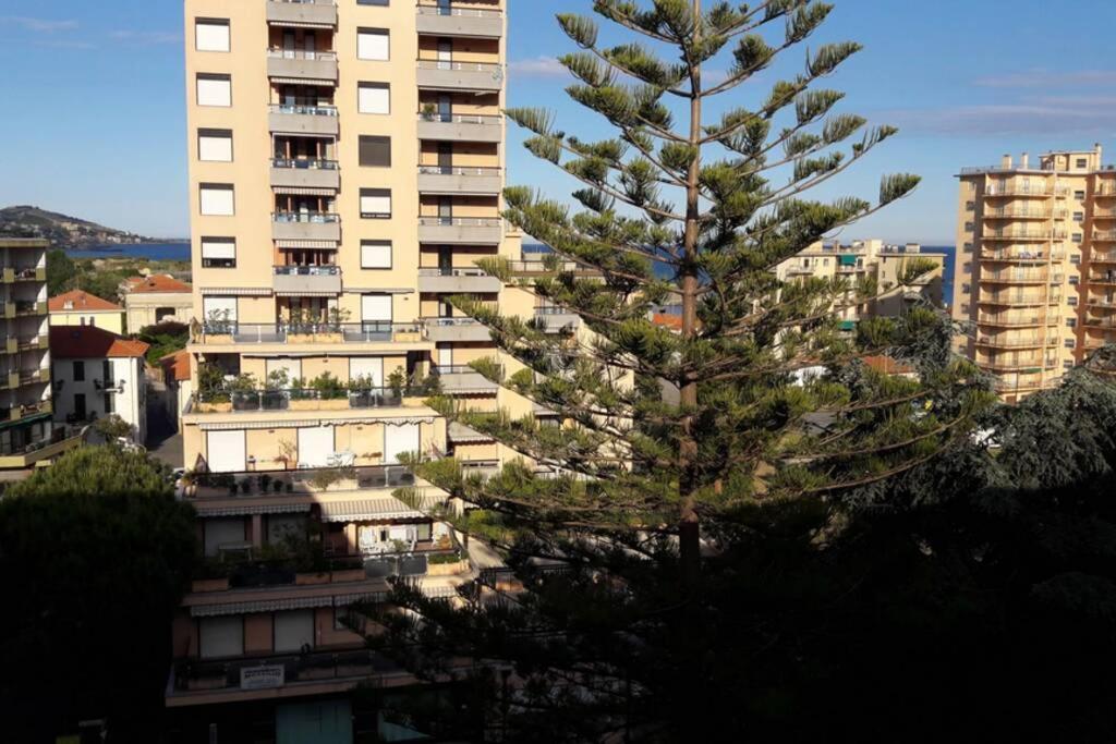 Appartamento Le Palme Taggia Bagian luar foto